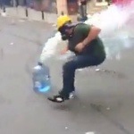 bombonne Manifestants turcs vs Gaz lacrymo