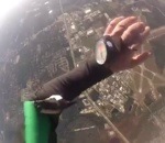 parachute secours saut Parachutiste mal attaché