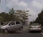 accident Une voiture vole dans un pare-brise