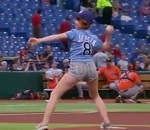 fail lancer Lancer raté de Carly Rae Jepsen au baseball