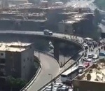 voiture chute Blindé de la police chute d'un pont (Egypte)