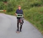 skateboard chute bouteille Faire du skate avec une caisse de bières