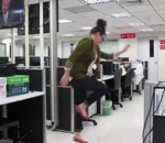 viral Démissionner en dansant au bureau