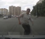 arnaque dashcam Compilation de piétons qui se jettent sous une voiture