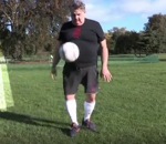 football ballon Pierre Ménès fait plus de 8 jongles