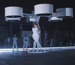 gaga drone Volantis, la robe volante de Lady Gaga