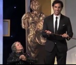 fauteuil roulant chute Sacha Cohen aux Britannia Awards