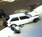 voiture femme accident Un enfant indemne après être passé sous une voiture
