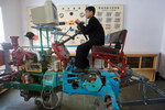 tracteur simulateur  Simulateur de tracteur nord-coréen