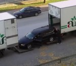 technique astuce Charger une voiture dans la remorque d'un camion