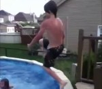 piscine saut Un enfant se casse la jambe dans une piscine