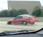 mustang vitesse Une Mustang à 3 roues sur l'autoroute