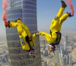 monde BASE Jump depuis le Burj Khalifa