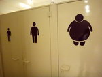 gros homme publique Des toilettes publiques à Berlin