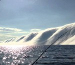 brouillard lac Banc de brouillard sur le lac Michigan
