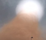 tornade Un homme filme une tornade de près 