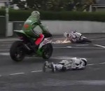 trottoir chute Simon Andrews chute de moto