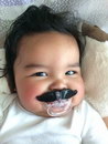 bebe Tétine moustache
