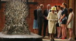 fer game La Reine Élisabeth II envie le trone de fer