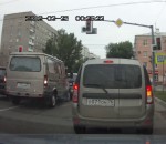 russie carrefour Accidents multiples à une intersection en Russie