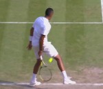 entre tennis Point entre les jambes de Nick Kyrgios face à Rafael Nadal