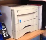 papier feuille Une imprimante récupère le papier qu'elle imprime