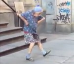 musique danse Une mamie de 97 ans danse dans la rue