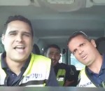 lion Trois policiers israéliens chantent 