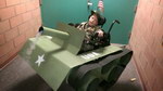 roulant fauteuil Un tank pour Halloween pour un enfant en fauteuil roulant