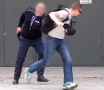 policier arme Voler la casquette d'un policier (Prank)
