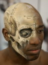 anatomie homme Maquillage qui révèle l'anatomie