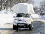voiture neige Pourquoi s'embêter à déneiger le toit de sa voiture