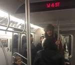 metro femme Il gifle une femme dans le métro new-yorkais