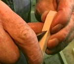morceau sculpture Transformer un morceau de bois en pince en 10 découpes