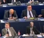 vomi Un député vomit au parlement européen