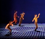 danse Pixel, des danseurs accompagnés de projections lumineuses