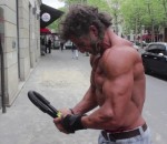 muscle culturisme Portrait d'un SDF bodybuilder