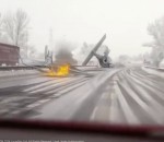 star stormtrooper TIE Fighter accidenté sur une autoroute 