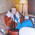 telephone Une photo rare de Vladimir Poutine quand il était informateur pour Starsky et Hutch 
