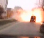 voiture dashcam Un automobiliste sous les bombardements à Marioupol
