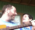 chanson Un fils chante pour sa mère atteinte d'Alzheimer