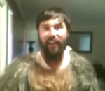 costume Un papa fait peur à ses enfants déguisé en Bigfoot