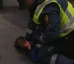 enfant Des agents de sécurité suédois brutalisent un enfant de 9 ans