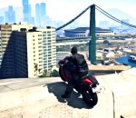 jeu-video gta 5 Cascade spectaculaire à moto dans GTA V