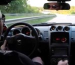 course voiture autoroute Invité surprise pendant une course Nissan 350Z vs Porsche 991