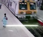 train accident mumbai Accident de train au terminus