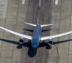 avion Décollage à la verticale d'un Boeing 787