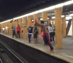 sauter Sauter par-dessus les rails du métro (Fail)