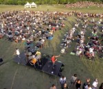 batteur 1000 musiciens jouent ensemble Learn to Fly des Foo Fighters