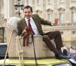 25 Mr Bean fête ses 25 ans sur le toit de sa Mini